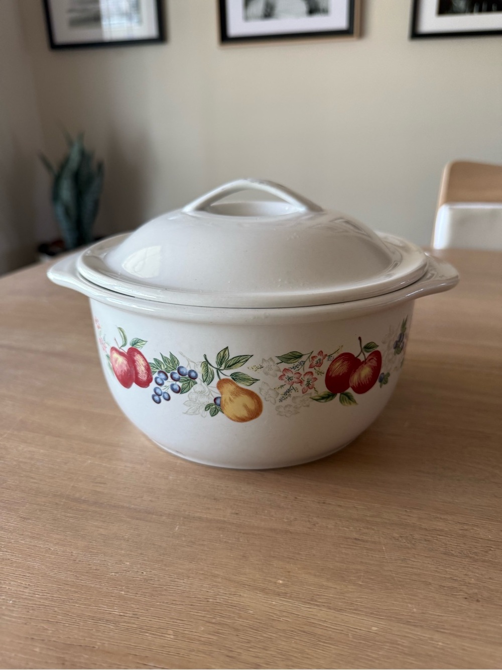 Chutney Corelle Corning Covered Stoneware Casserole Dish 1.5 Qt Fruit design